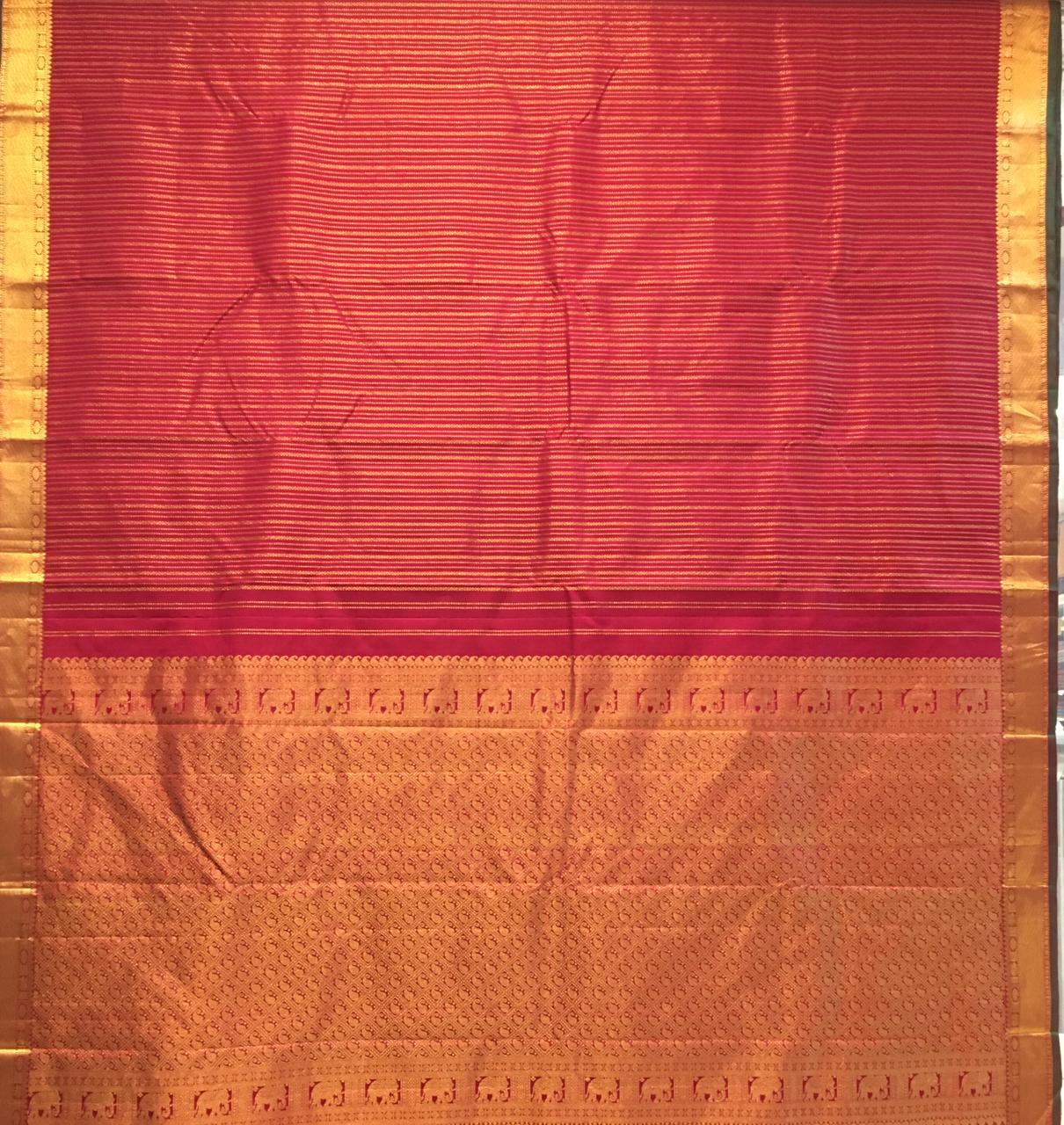 Deep Magenta Pink and Gold Korvai Kanjivaram Silk Saree-view4
